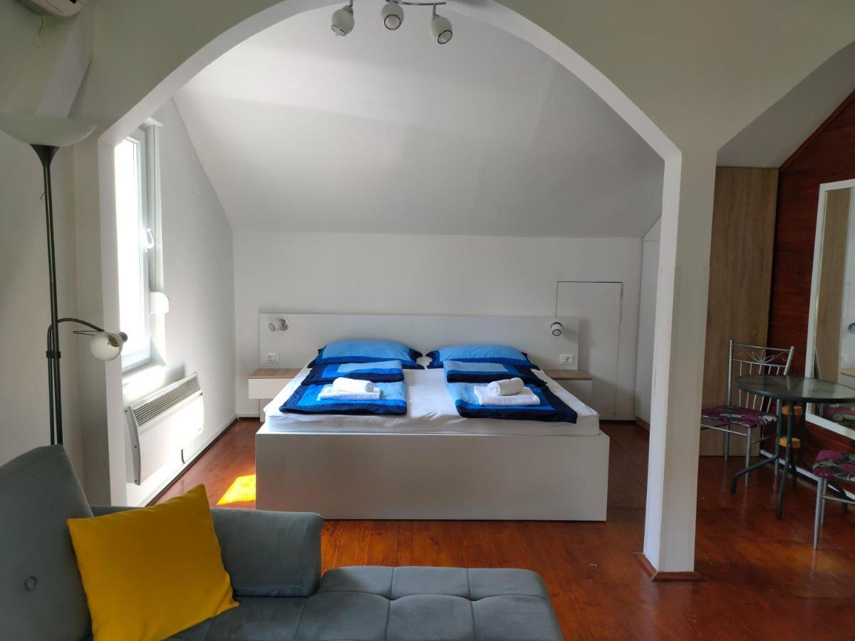 Teos Apartments モスタル エクステリア 写真
